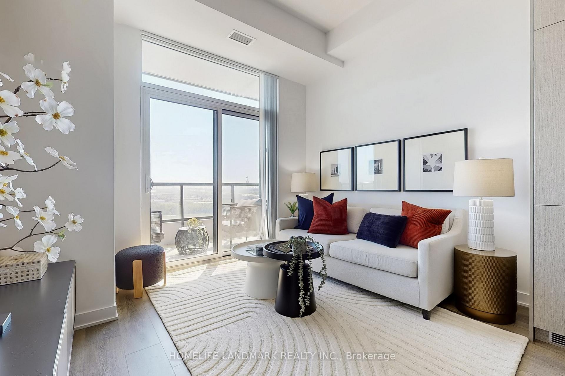 Photo 8 of Unit 912, 60 Honeycrisp Crescent, Vaughan, Vaughan Corporate Centre — HOMEH