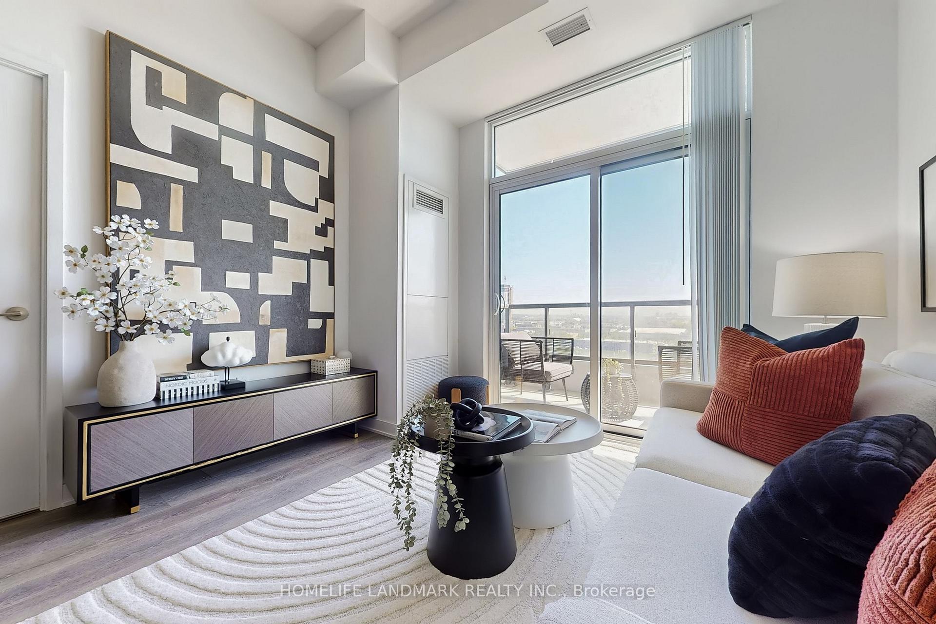 Photo 9 of Unit 912, 60 Honeycrisp Crescent, Vaughan, Vaughan Corporate Centre — HOMEH