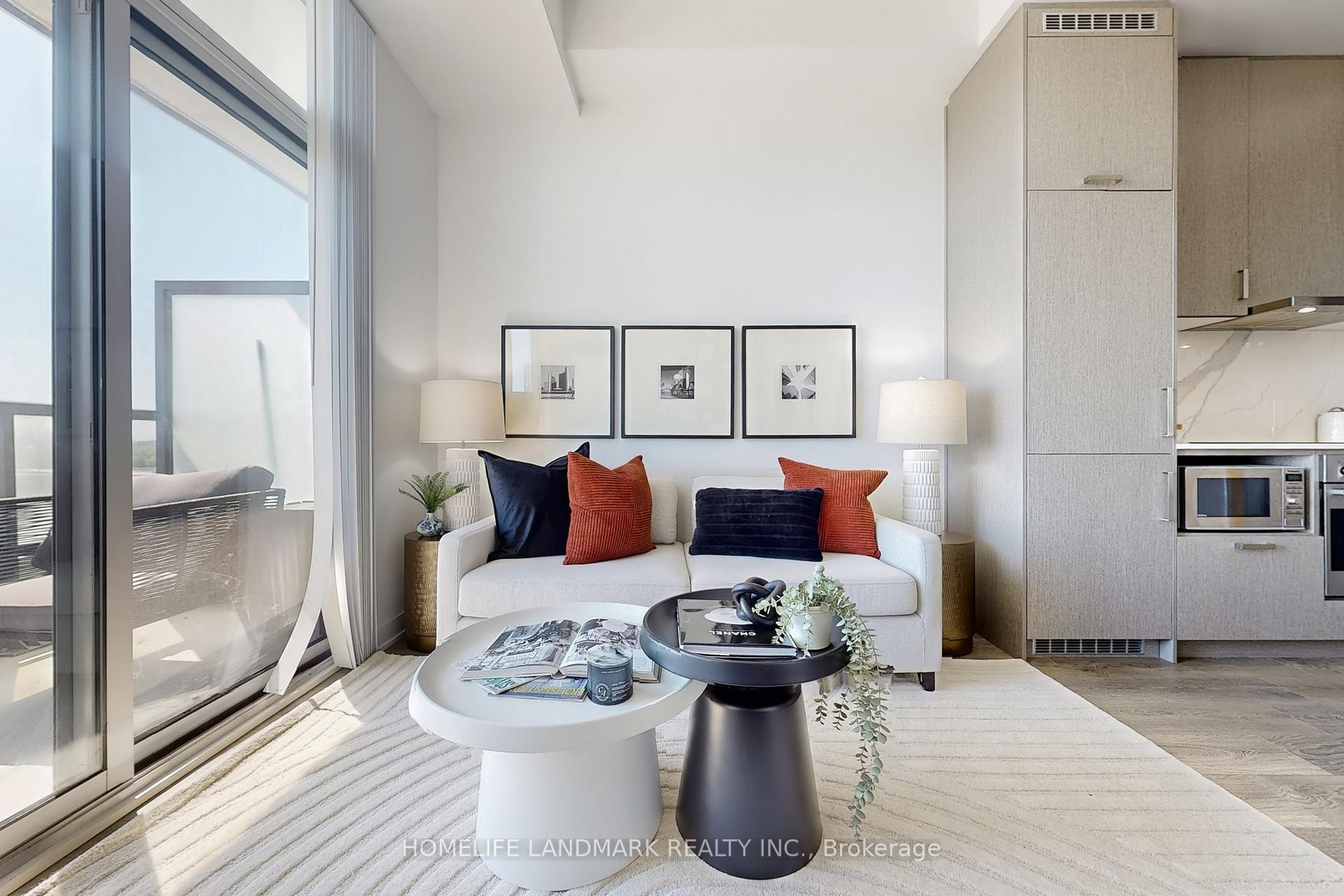 Photo 10 of Unit 912, 60 Honeycrisp Crescent, Vaughan, Vaughan Corporate Centre — HOMEH