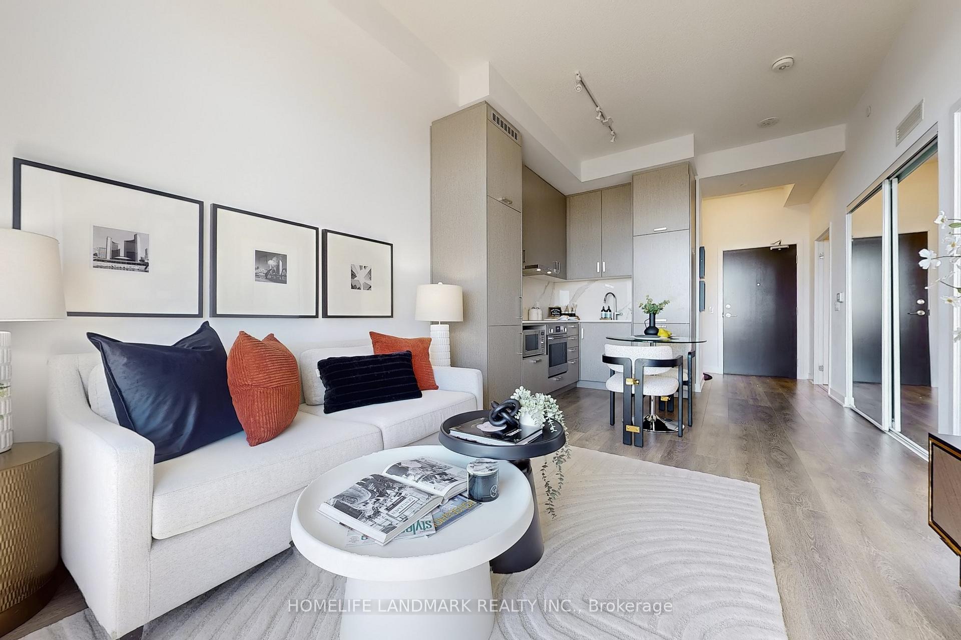 Photo 11 of Unit 912, 60 Honeycrisp Crescent, Vaughan, Vaughan Corporate Centre — HOMEH