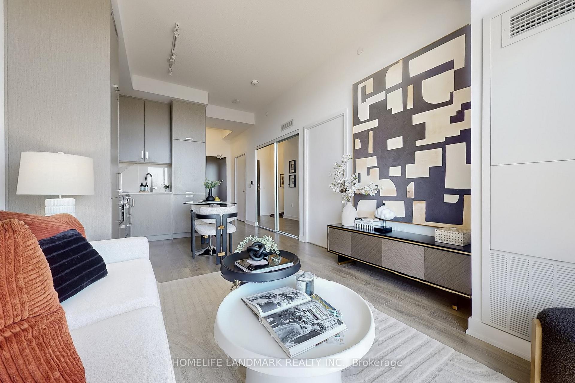 Photo 12 of Unit 912, 60 Honeycrisp Crescent, Vaughan, Vaughan Corporate Centre — HOMEH