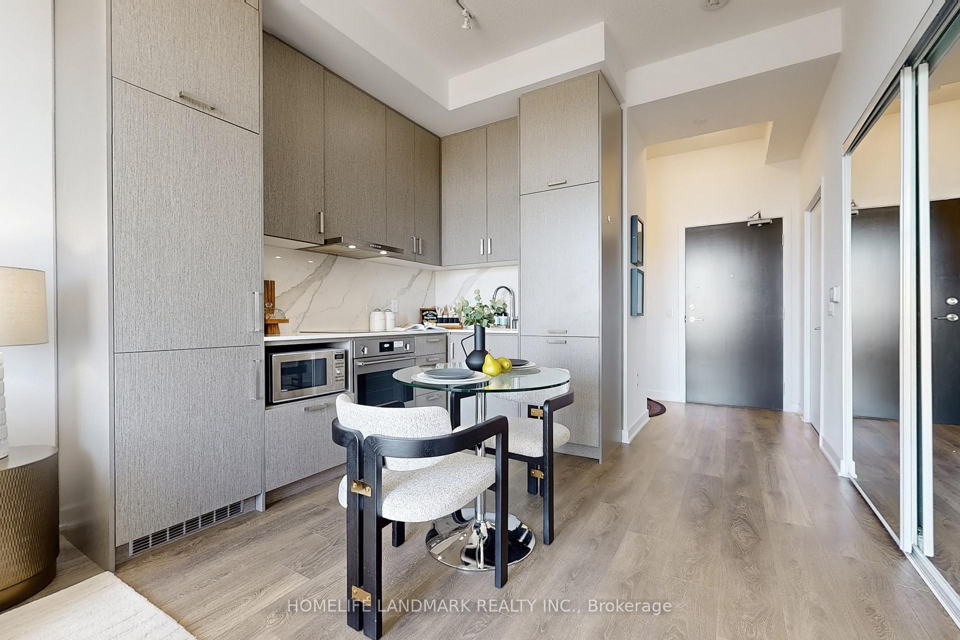 Photo 16 of Unit 912, 60 Honeycrisp Crescent, Vaughan, Vaughan Corporate Centre — HOMEH