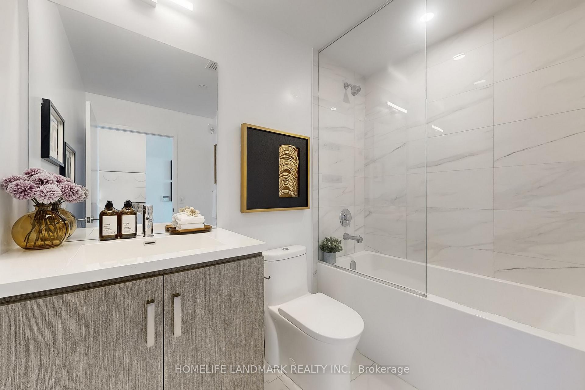 Photo 23 of Unit 912, 60 Honeycrisp Crescent, Vaughan, Vaughan Corporate Centre — HOMEH