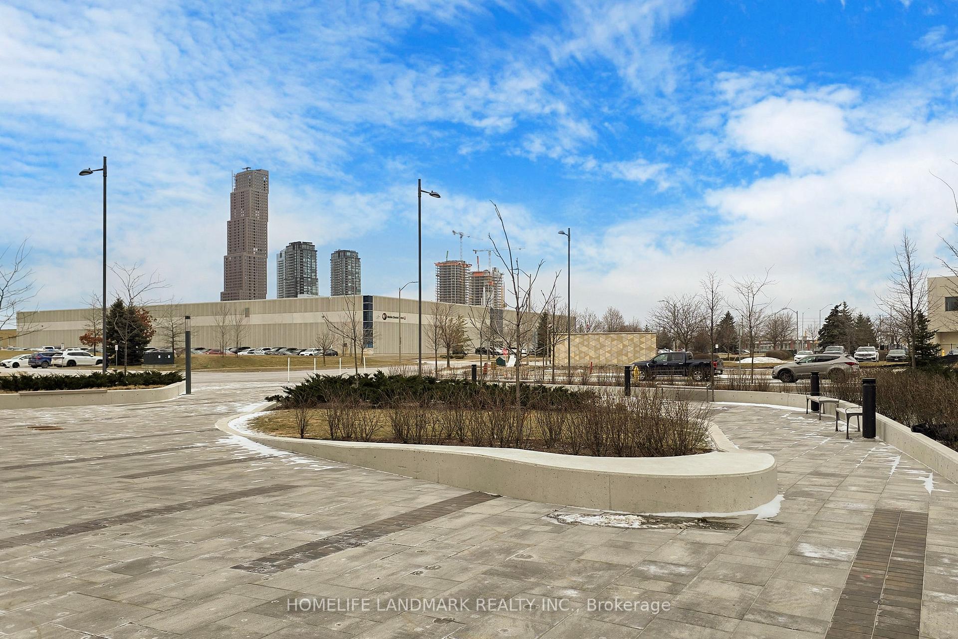 Photo 31 of Unit 912, 60 Honeycrisp Crescent, Vaughan, Vaughan Corporate Centre — HOMEH