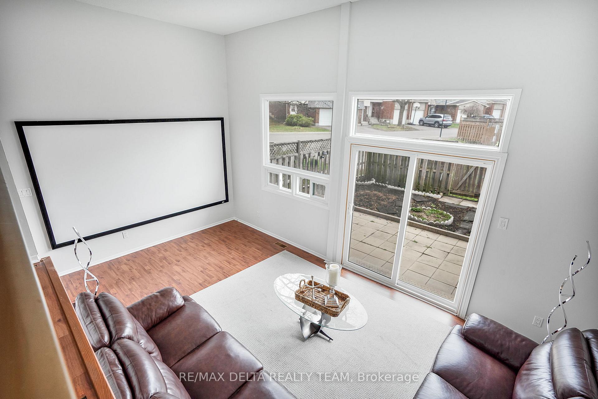 Photo 9 of Unit 49, 2115 Erinbrook Crescent, Ottawa, Sheffield Glen/Industrial Park — HOMEH