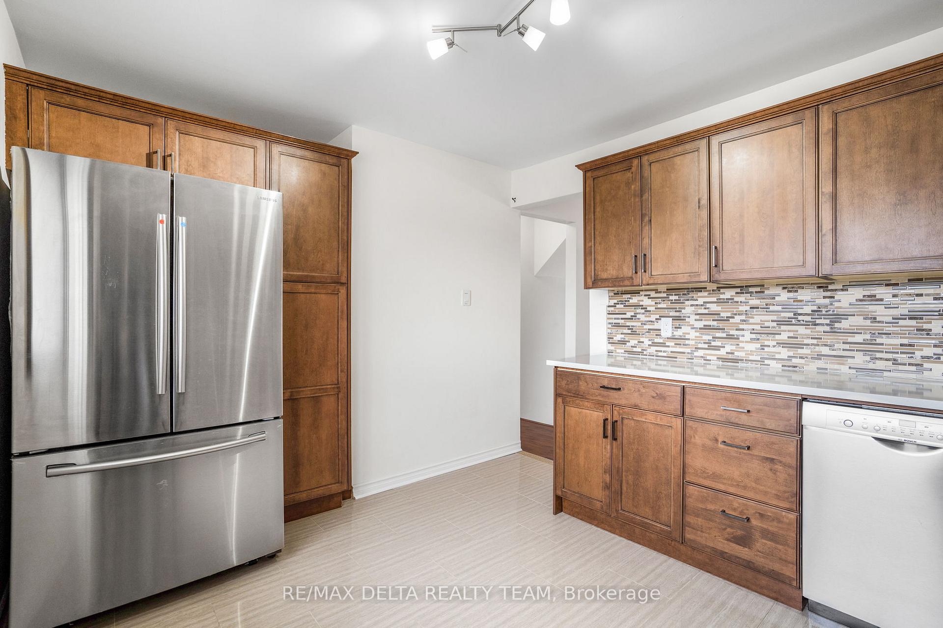 Photo 12 of Unit 49, 2115 Erinbrook Crescent, Ottawa, Sheffield Glen/Industrial Park — HOMEH