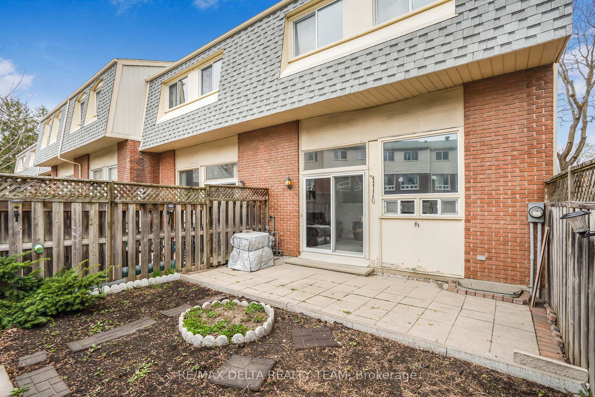 Photo 22 of Unit 49, 2115 Erinbrook Crescent, Ottawa, Sheffield Glen/Industrial Park — HOMEH