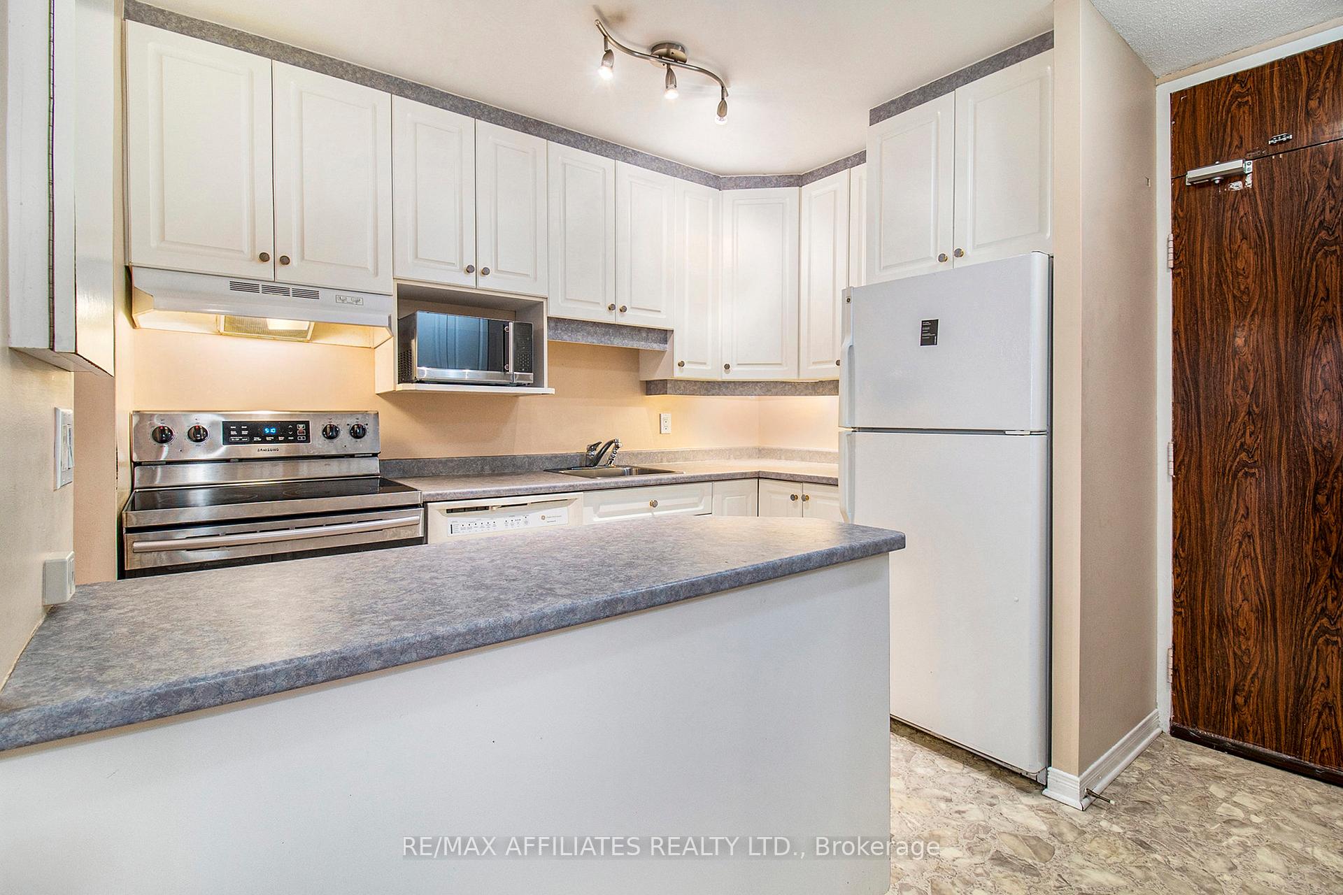 Photo 4 of Unit 403, 2000 Jasmine Crescent, Ottawa, Beacon Hill South — HOMEH