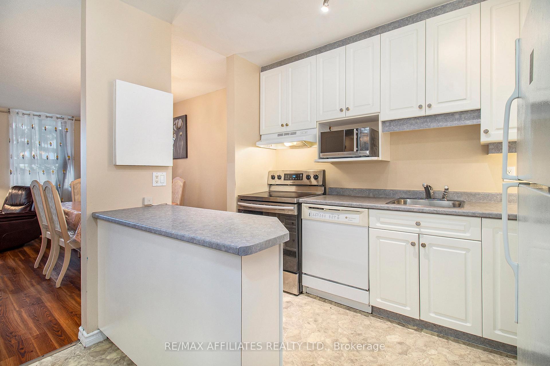 Photo 5 of Unit 403, 2000 Jasmine Crescent, Ottawa, Beacon Hill South — HOMEH