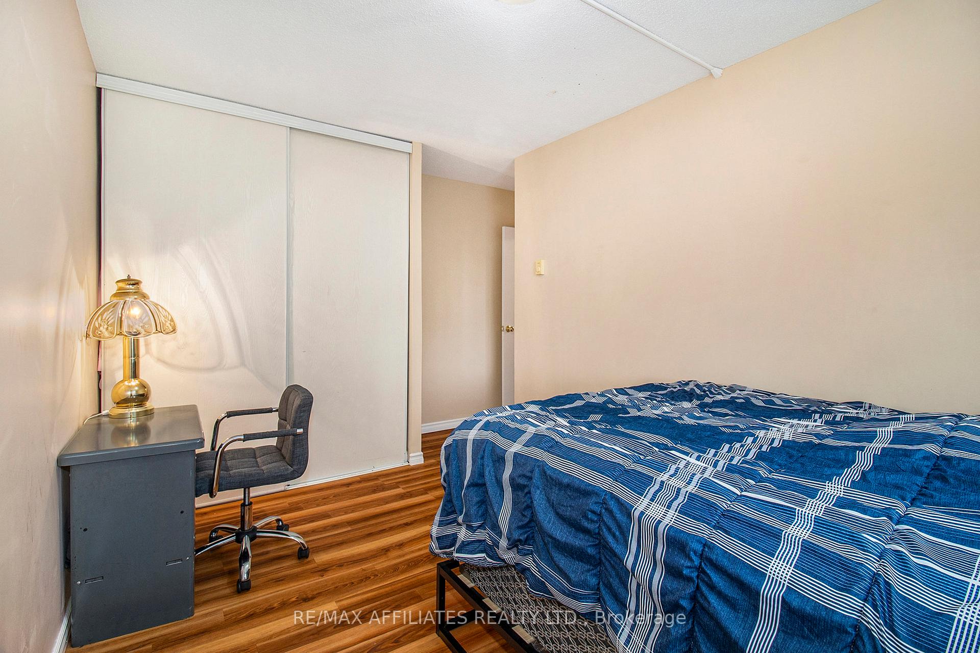 Photo 8 of Unit 403, 2000 Jasmine Crescent, Ottawa, Beacon Hill South — HOMEH