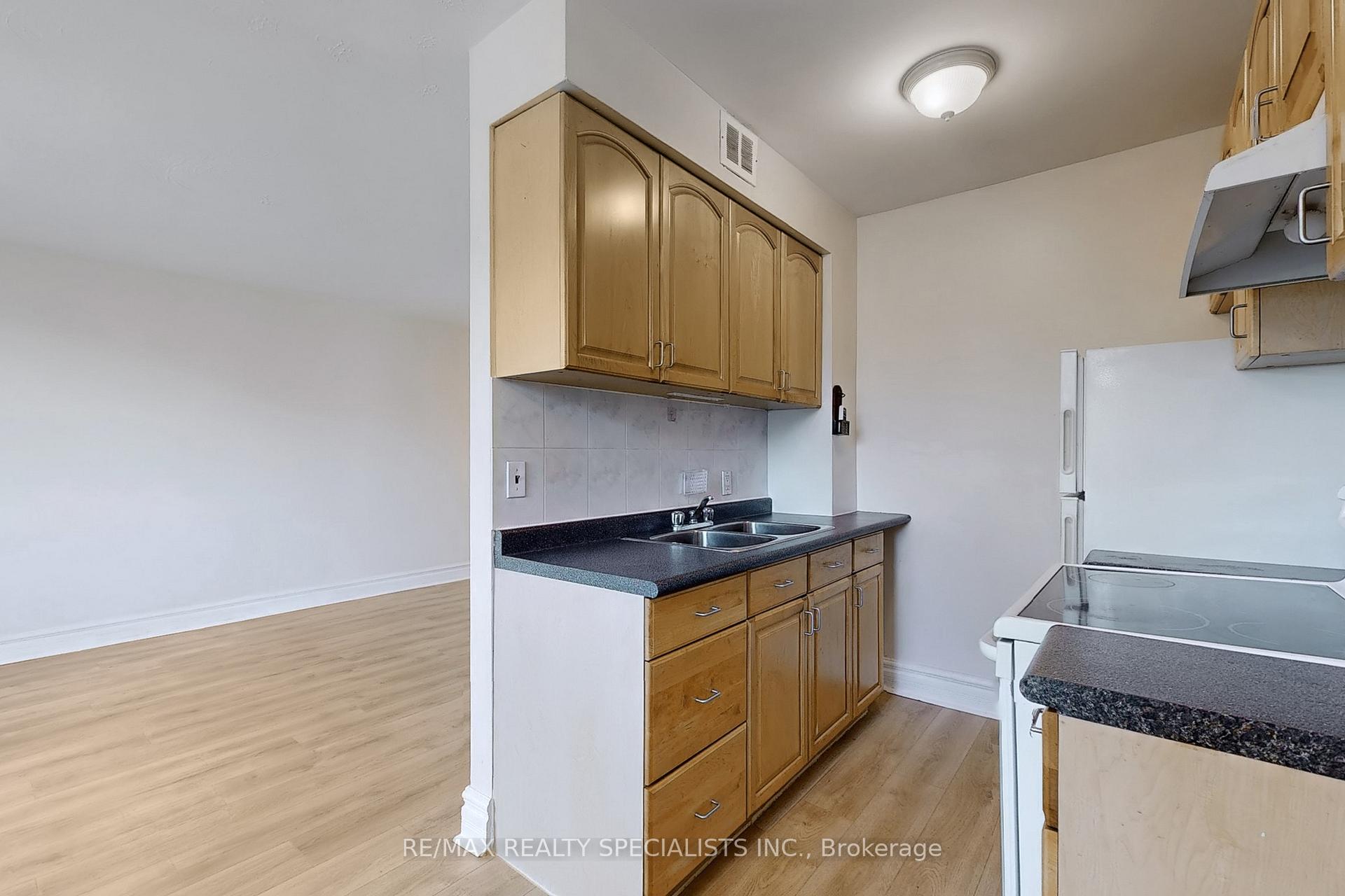 Photo 25 of Unit 406, 101 Queen Street S, Hamilton, Durand — HOMEH