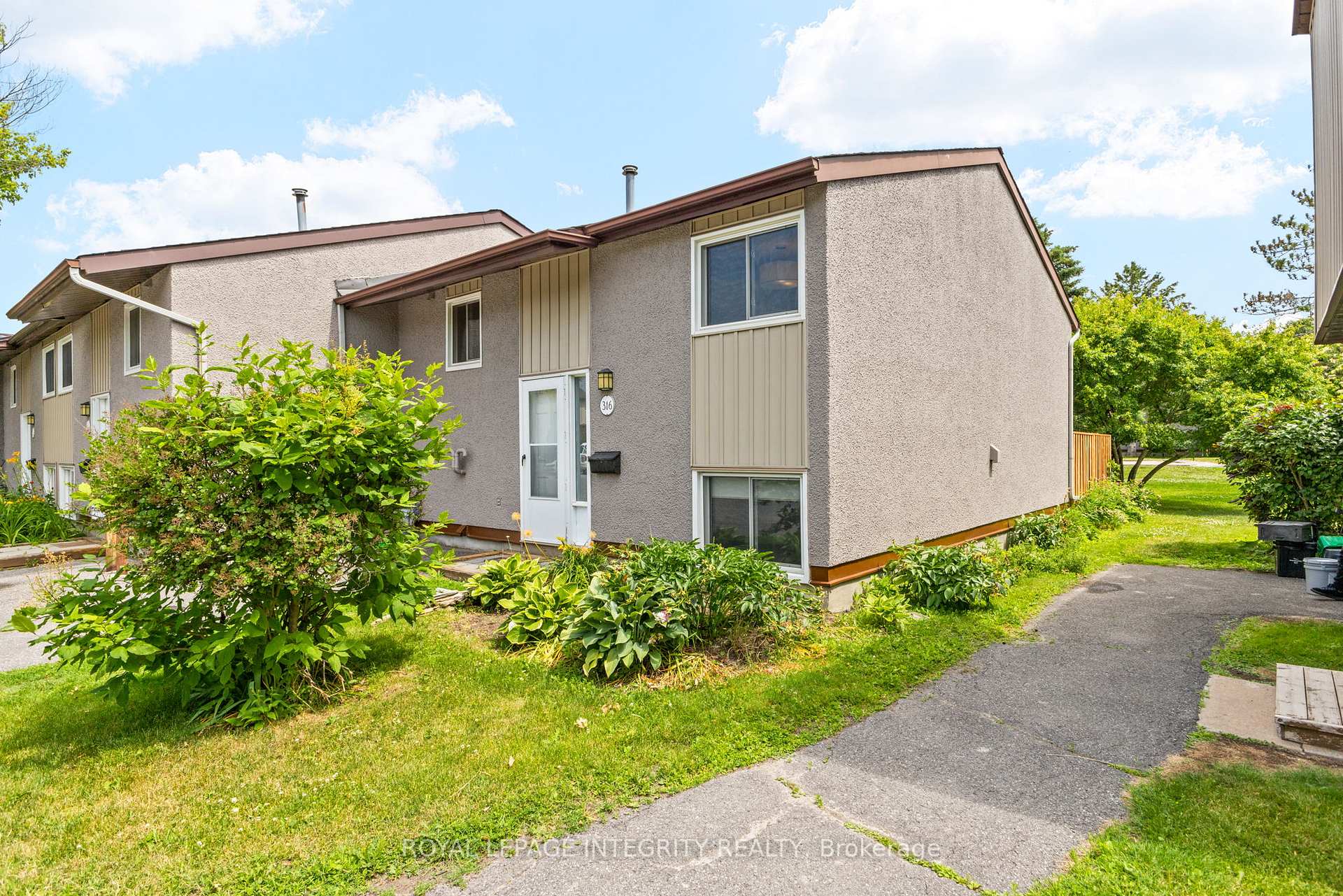 Photo 2 of 316 Woodfield Drive, Ottawa, Tanglewood — HOMEH