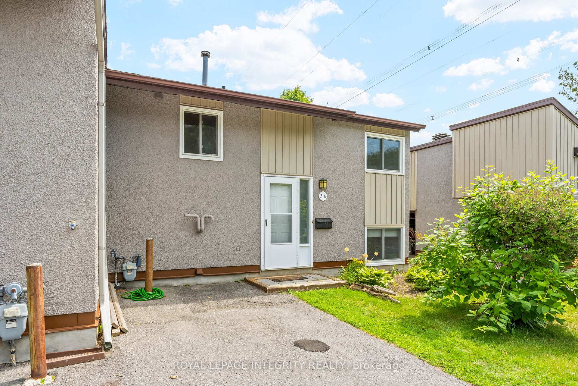 Photo 3 of 316 Woodfield Drive, Ottawa, Tanglewood — HOMEH