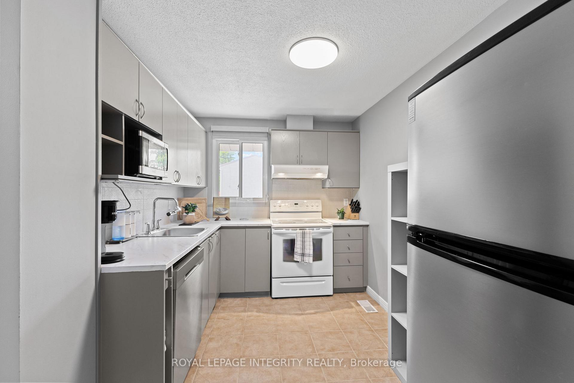 Photo 6 of 316 Woodfield Drive, Ottawa, Tanglewood — HOMEH