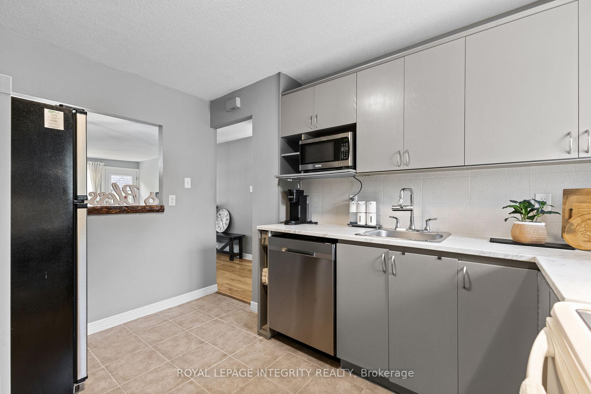 Photo 7 of 316 Woodfield Drive, Ottawa, Tanglewood — HOMEH