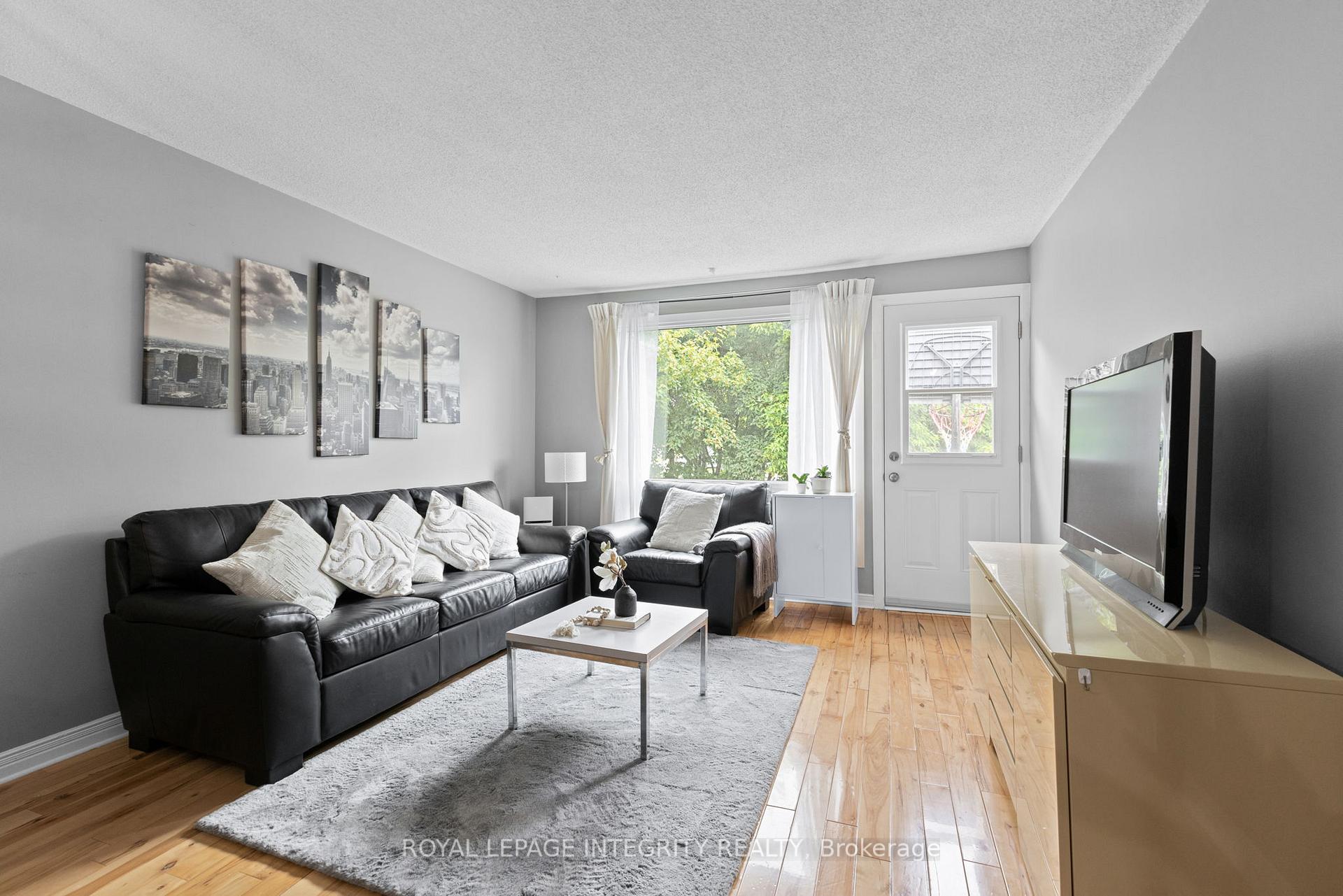 Photo 11 of 316 Woodfield Drive, Ottawa, Tanglewood — HOMEH