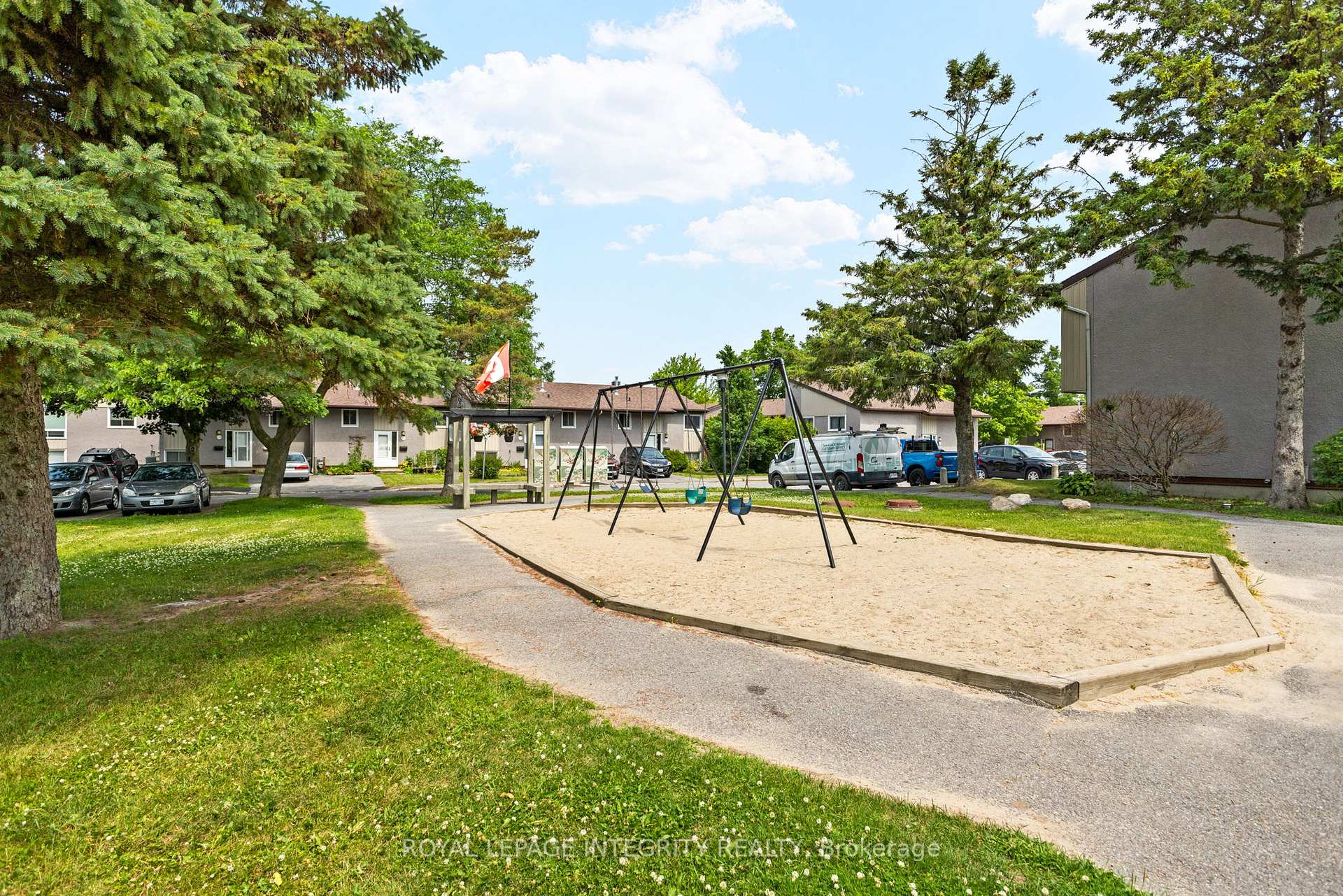 Photo 32 of 316 Woodfield Drive, Ottawa, Tanglewood — HOMEH