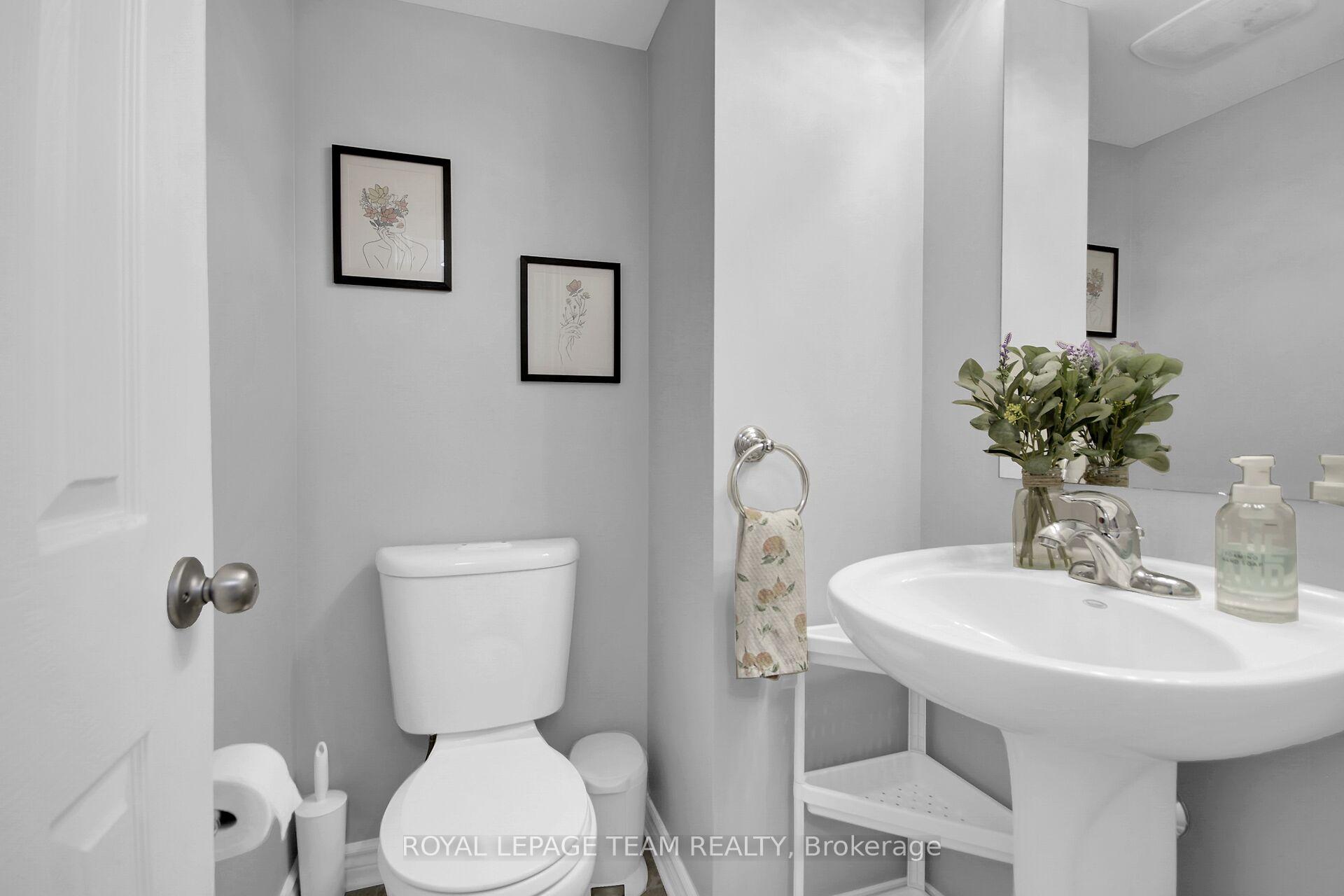 Photo 4 of 26 Argent Private, Ottawa, Kanata - Morgan's Grant/South March — HOMEH
