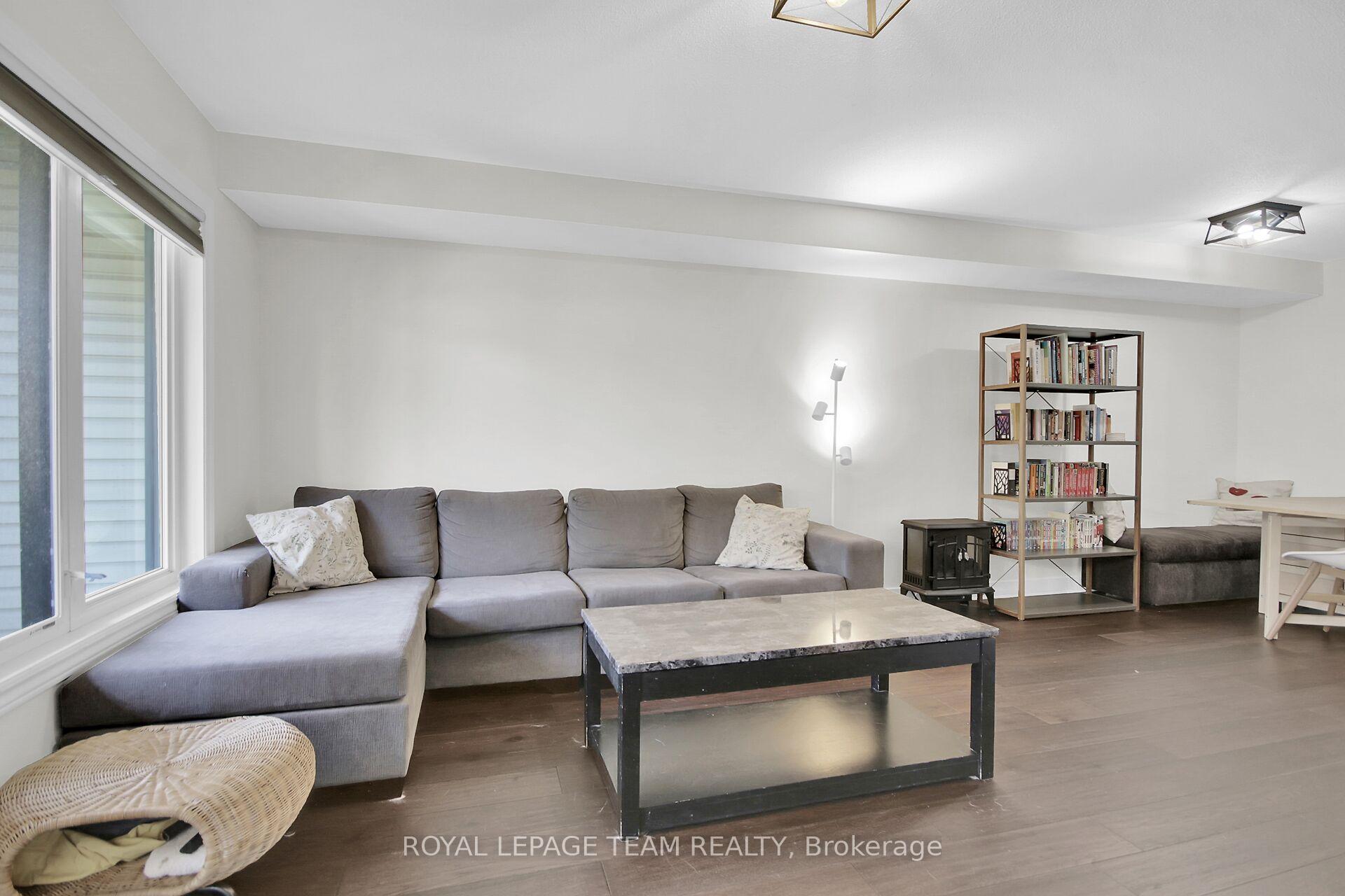 Photo 9 of 26 Argent Private, Ottawa, Kanata - Morgan's Grant/South March — HOMEH