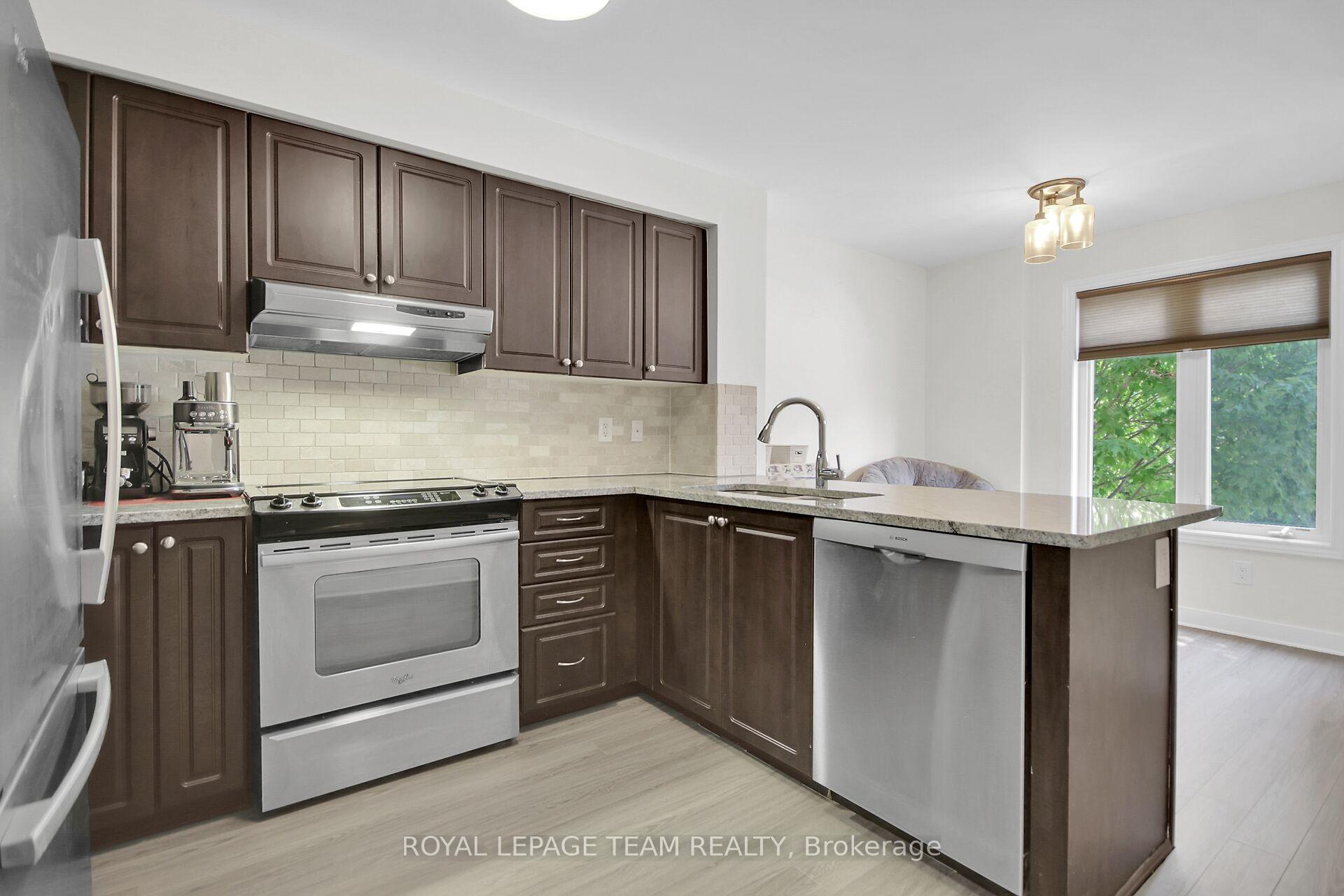 Photo 14 of 26 Argent Private, Ottawa, Kanata - Morgan's Grant/South March — HOMEH