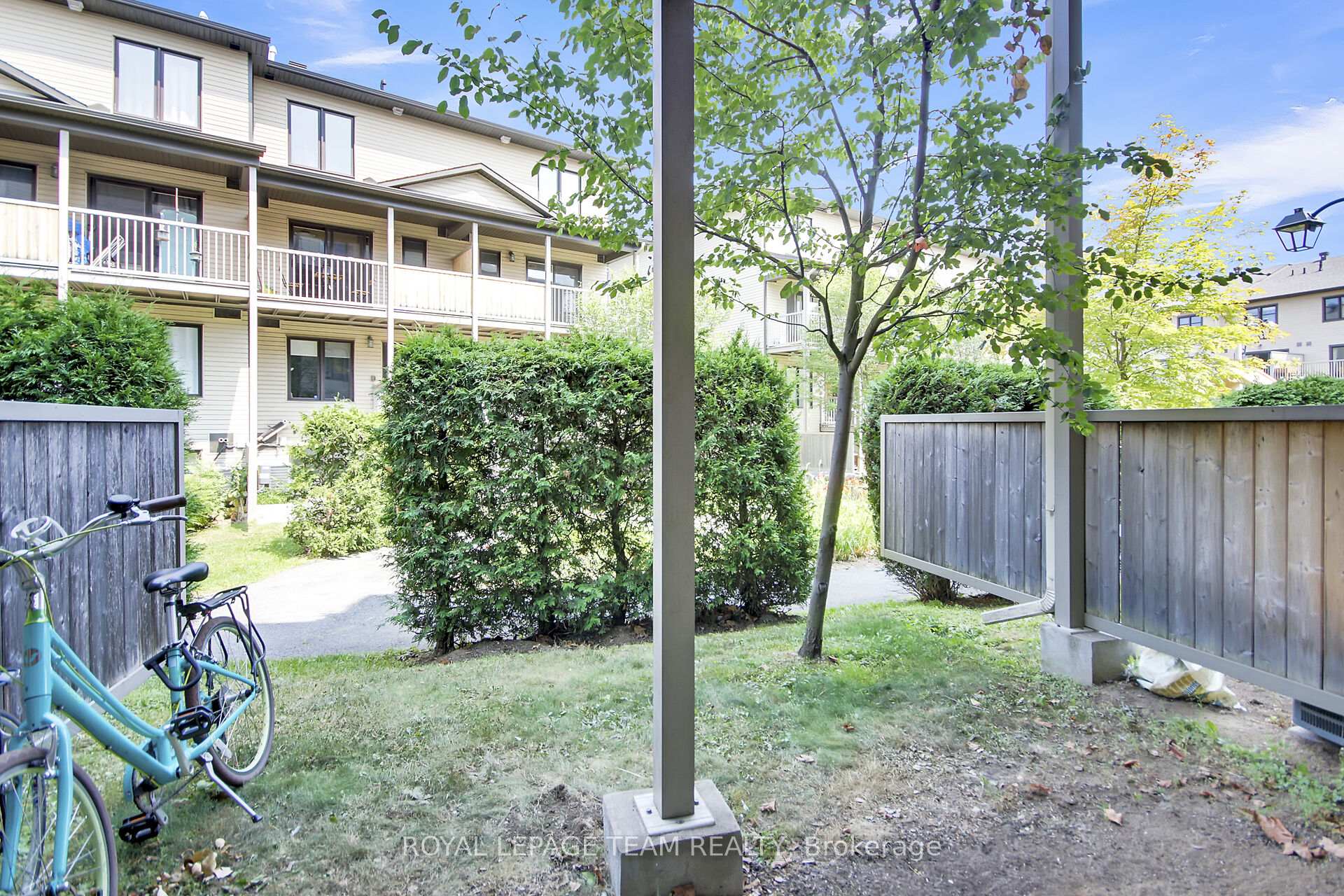 Photo 31 of 26 Argent Private, Ottawa, Kanata - Morgan's Grant/South March — HOMEH