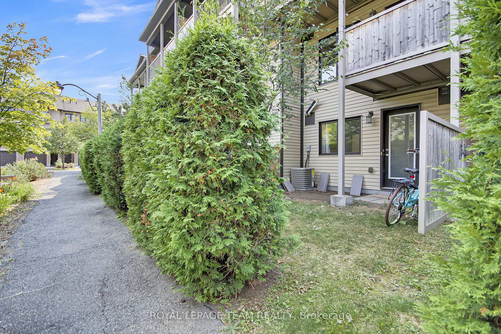 Photo 32 of 26 Argent Private, Ottawa, Kanata - Morgan's Grant/South March — HOMEH