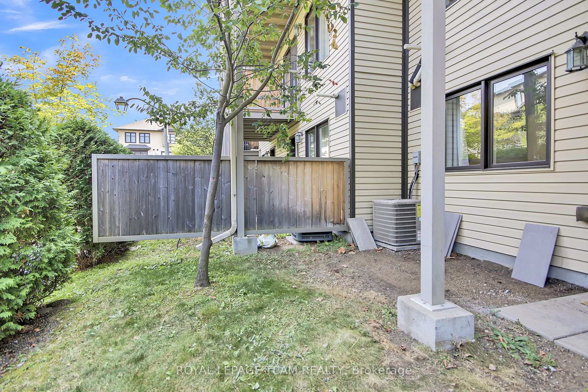 Photo 33 of 26 Argent Private, Ottawa, Kanata - Morgan's Grant/South March — HOMEH