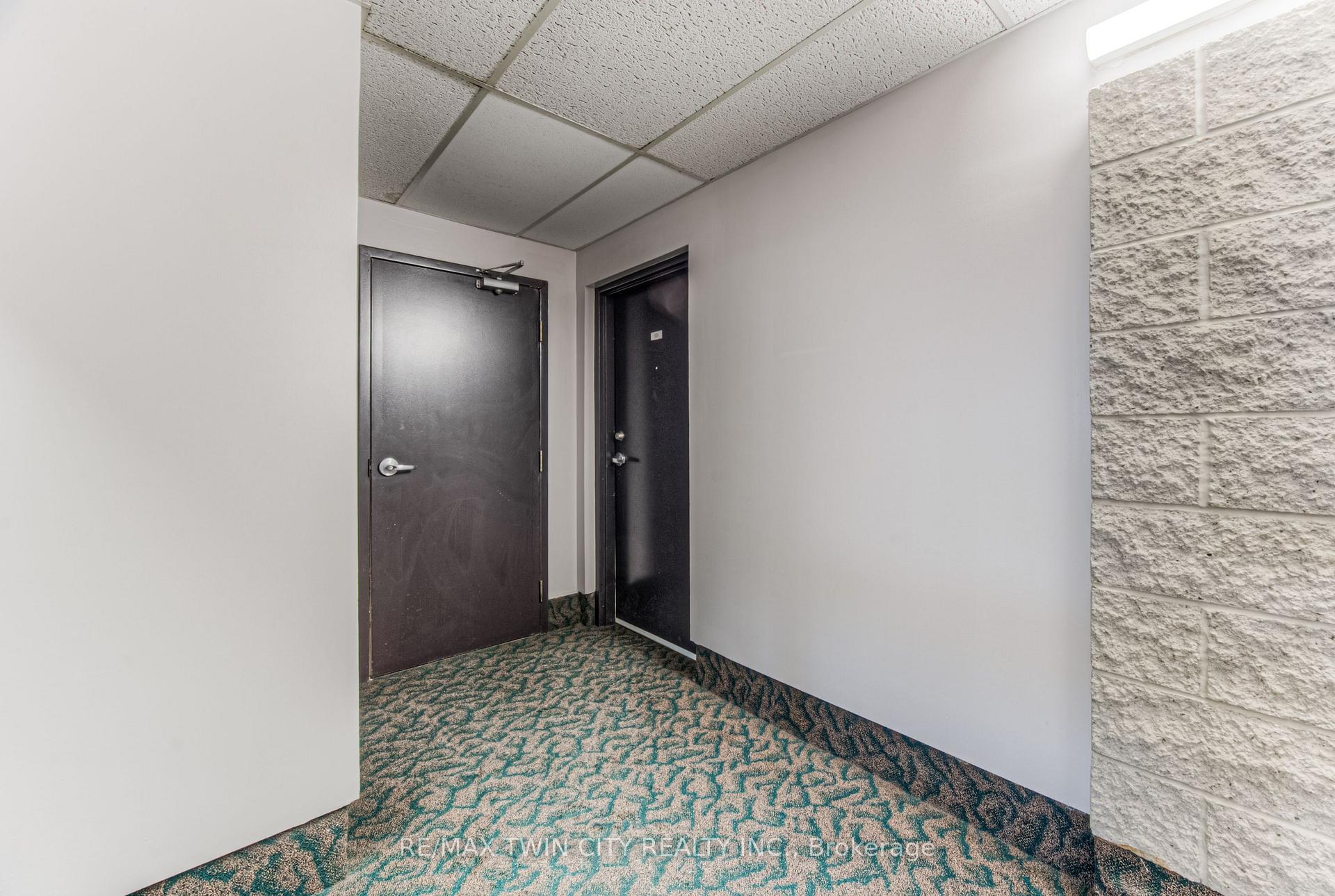 Photo 3 of Unit 101, 276 Eiwo Court, Waterloo — HOMEH