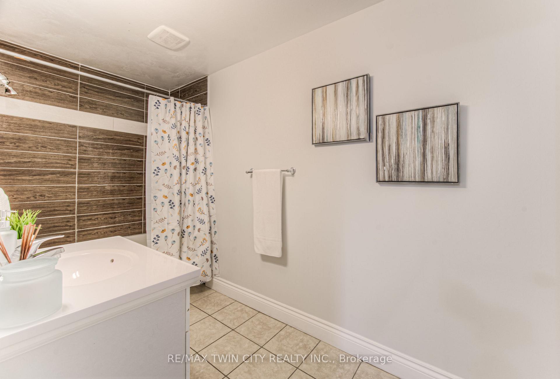Photo 18 of Unit 101, 276 Eiwo Court, Waterloo — HOMEH