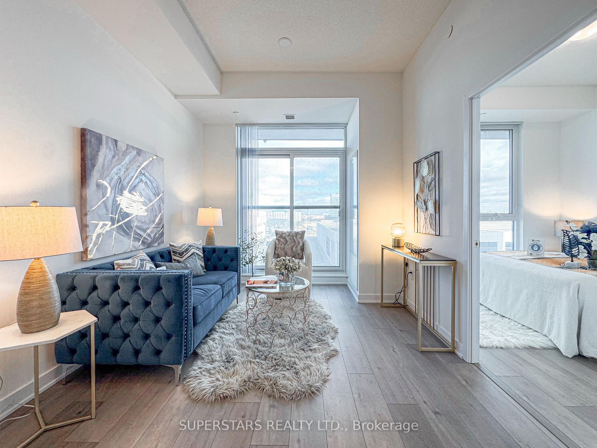 Photo 3 of Unit 519, 10 Honeycrisp Crescent, Vaughan, Vaughan Corporate Centre — HOMEH