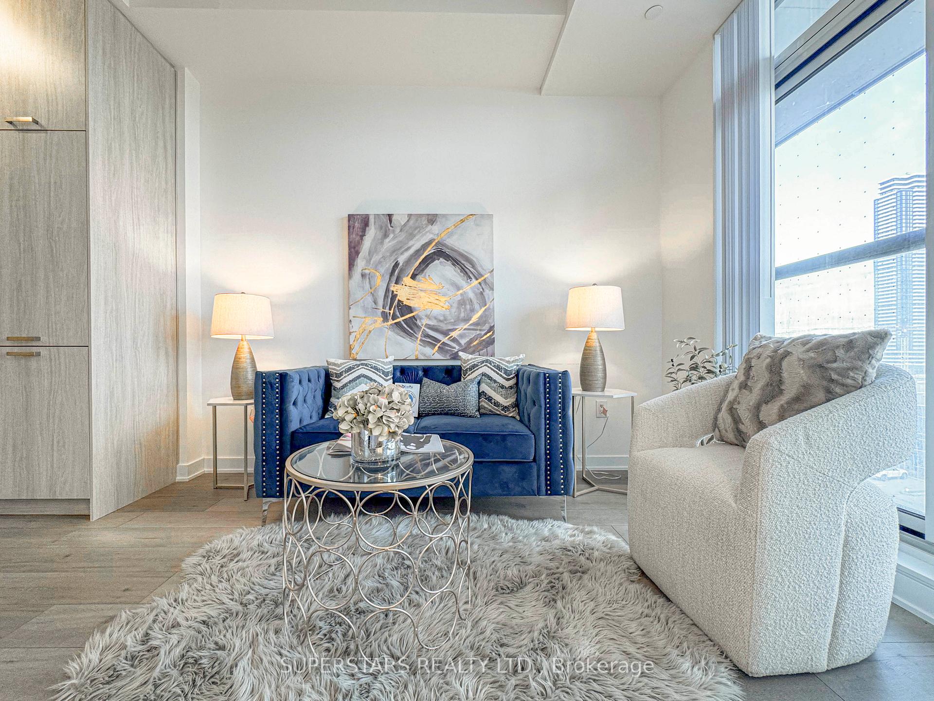 Photo 5 of Unit 519, 10 Honeycrisp Crescent, Vaughan, Vaughan Corporate Centre — HOMEH