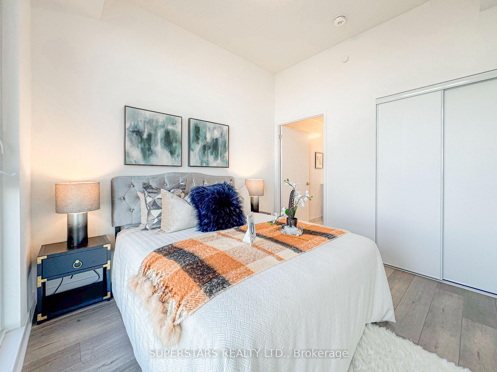 Photo 15 of Unit 519, 10 Honeycrisp Crescent, Vaughan, Vaughan Corporate Centre — HOMEH