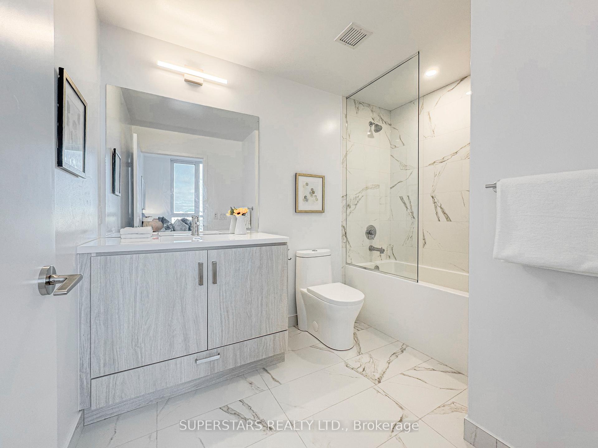 Photo 16 of Unit 519, 10 Honeycrisp Crescent, Vaughan, Vaughan Corporate Centre — HOMEH