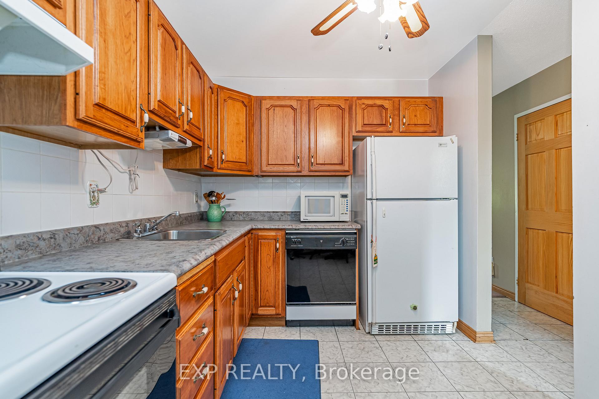 Photo 7 of Unit 11, 3111 Quail Drive, Ottawa, Sawmill Creek/Timbermill — HOMEH