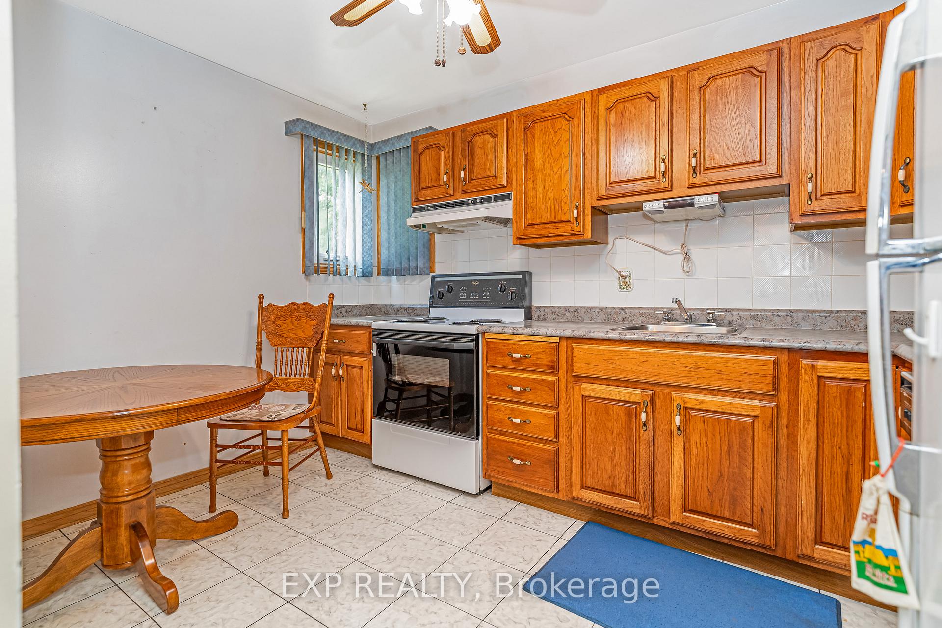 Photo 8 of Unit 11, 3111 Quail Drive, Ottawa, Sawmill Creek/Timbermill — HOMEH
