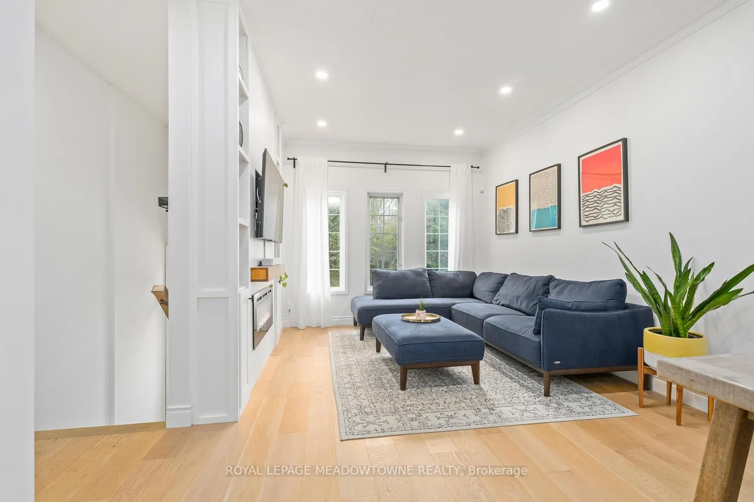 Photo 6 of 139 Harbourview Crescent, Etobicoke, Mimico — HOMEH