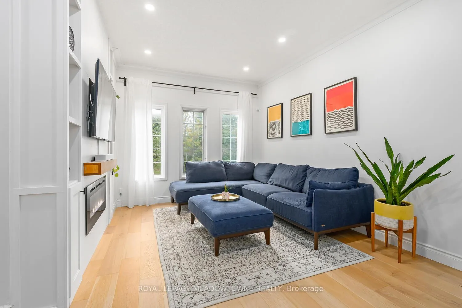 Photo 7 of 139 Harbourview Crescent, Etobicoke, Mimico — HOMEH