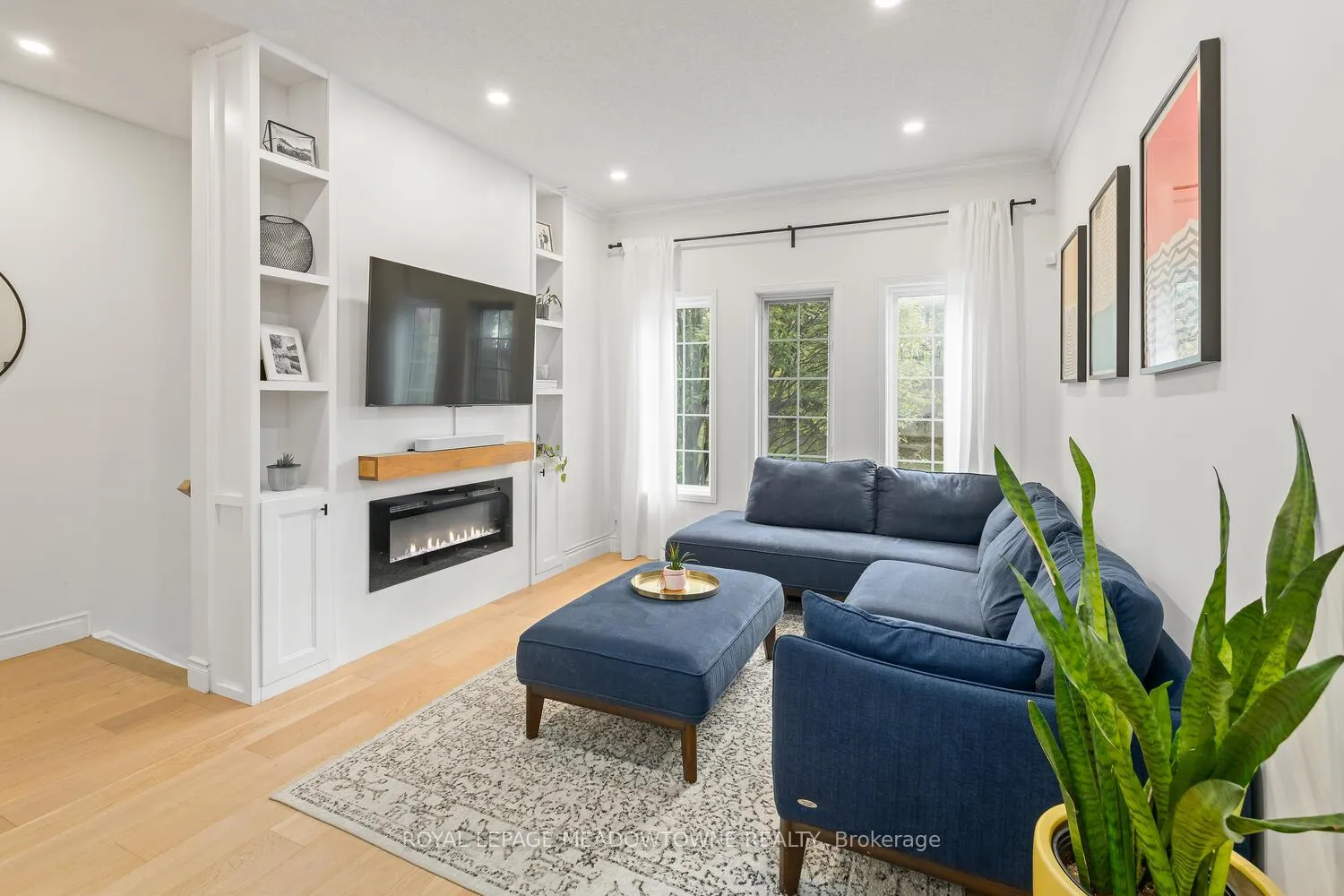 Photo 8 of 139 Harbourview Crescent, Etobicoke, Mimico — HOMEH