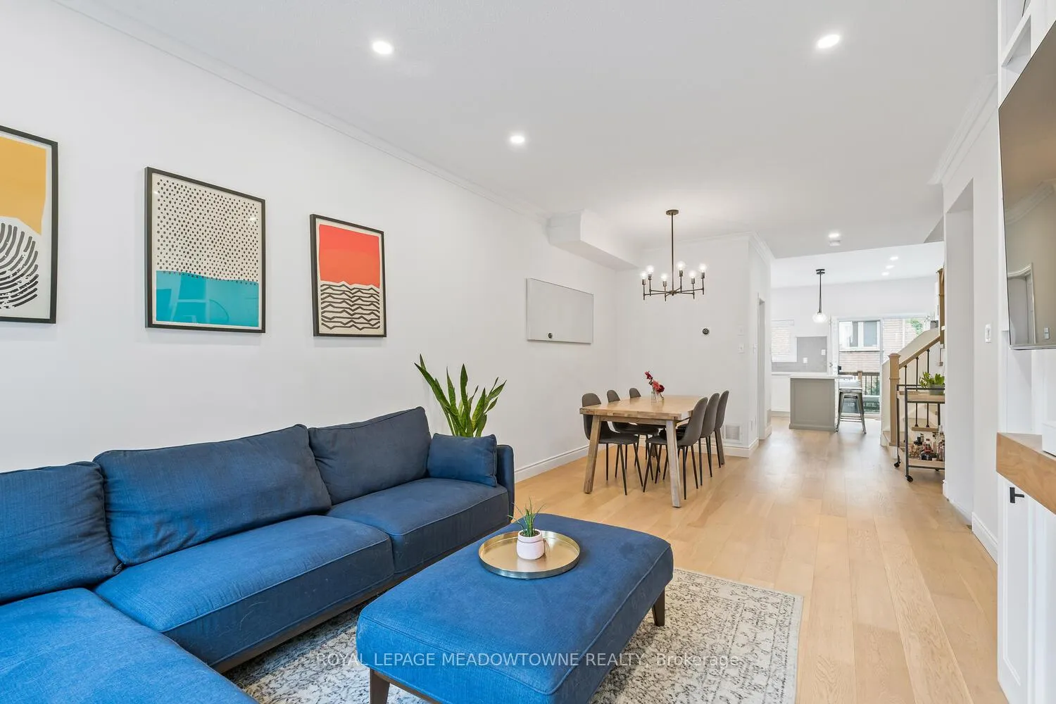 Photo 9 of 139 Harbourview Crescent, Etobicoke, Mimico — HOMEH