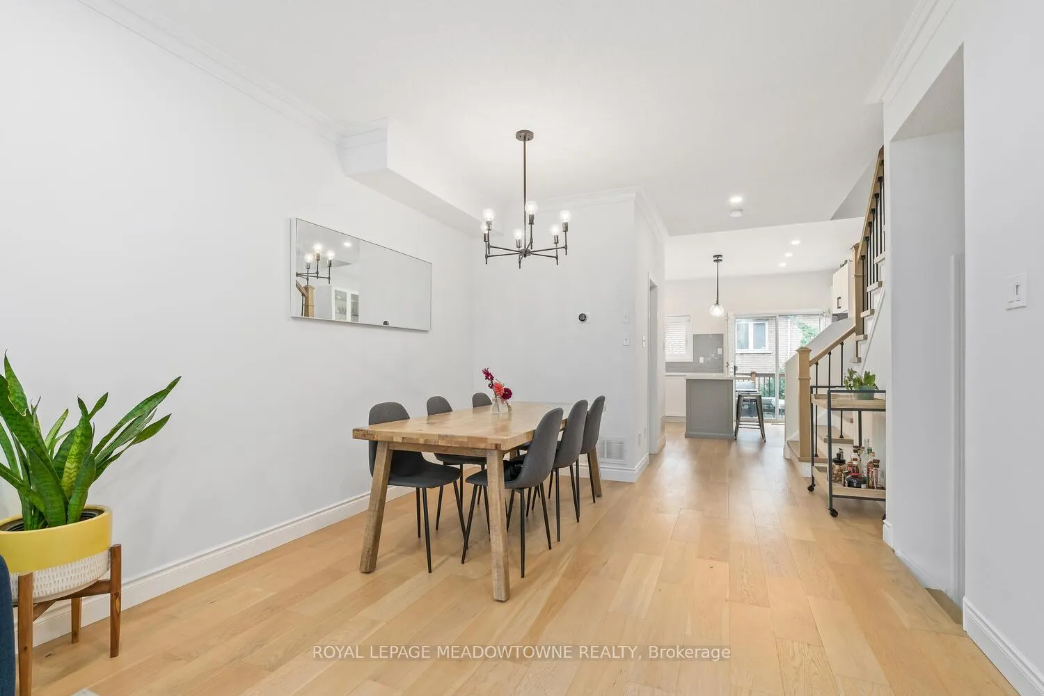 Photo 10 of 139 Harbourview Crescent, Etobicoke, Mimico — HOMEH