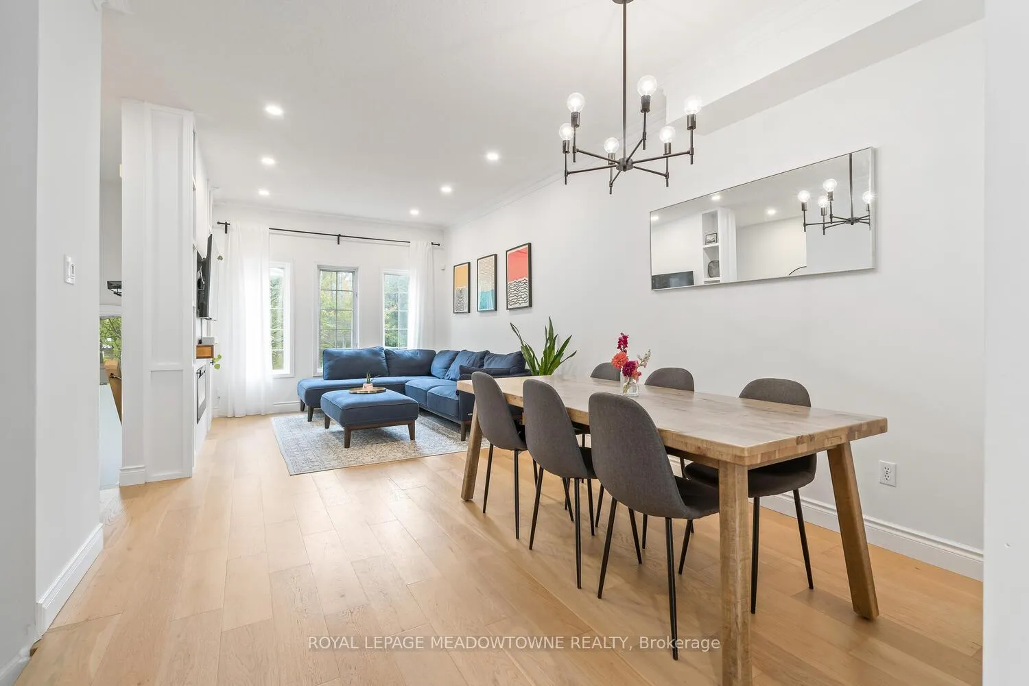 Photo 11 of 139 Harbourview Crescent, Etobicoke, Mimico — HOMEH