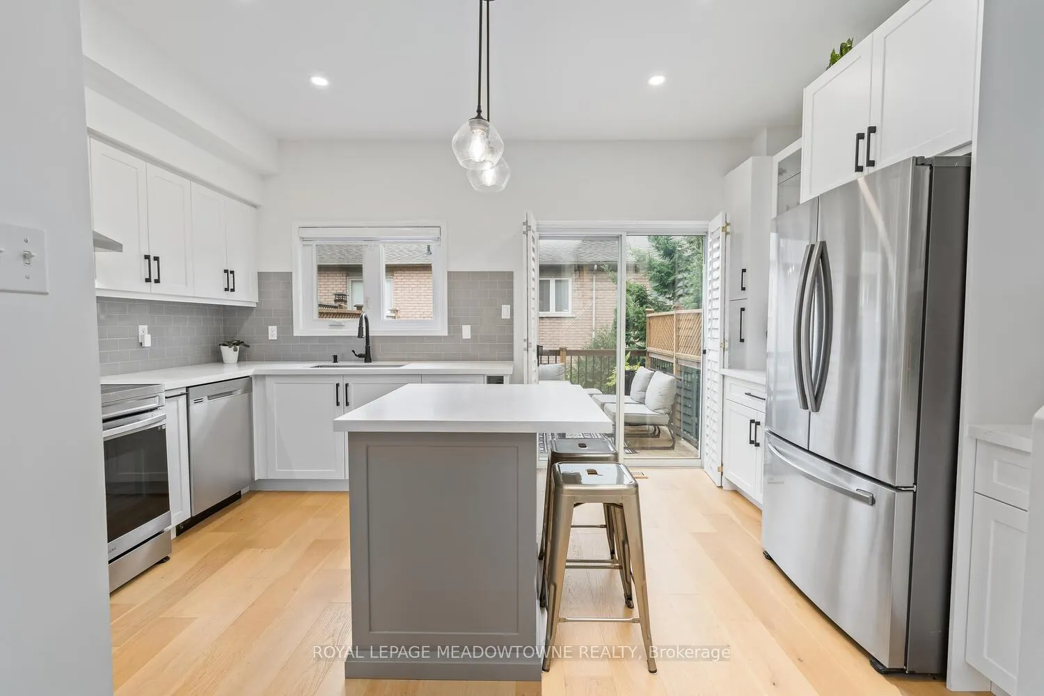 Photo 12 of 139 Harbourview Crescent, Etobicoke, Mimico — HOMEH