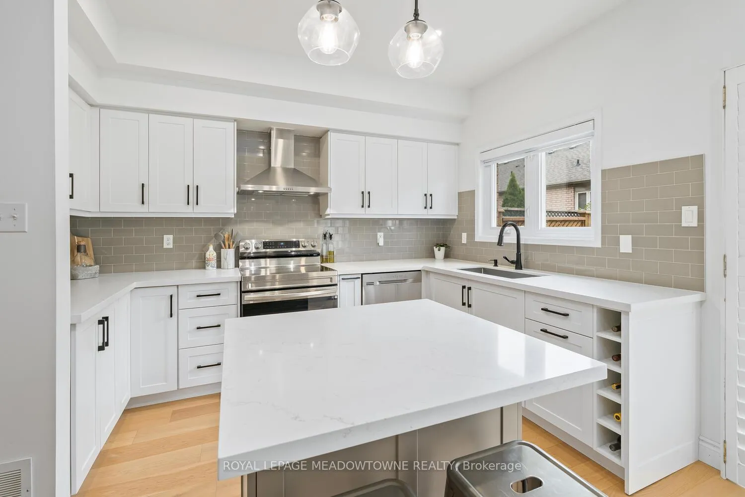 Photo 14 of 139 Harbourview Crescent, Etobicoke, Mimico — HOMEH