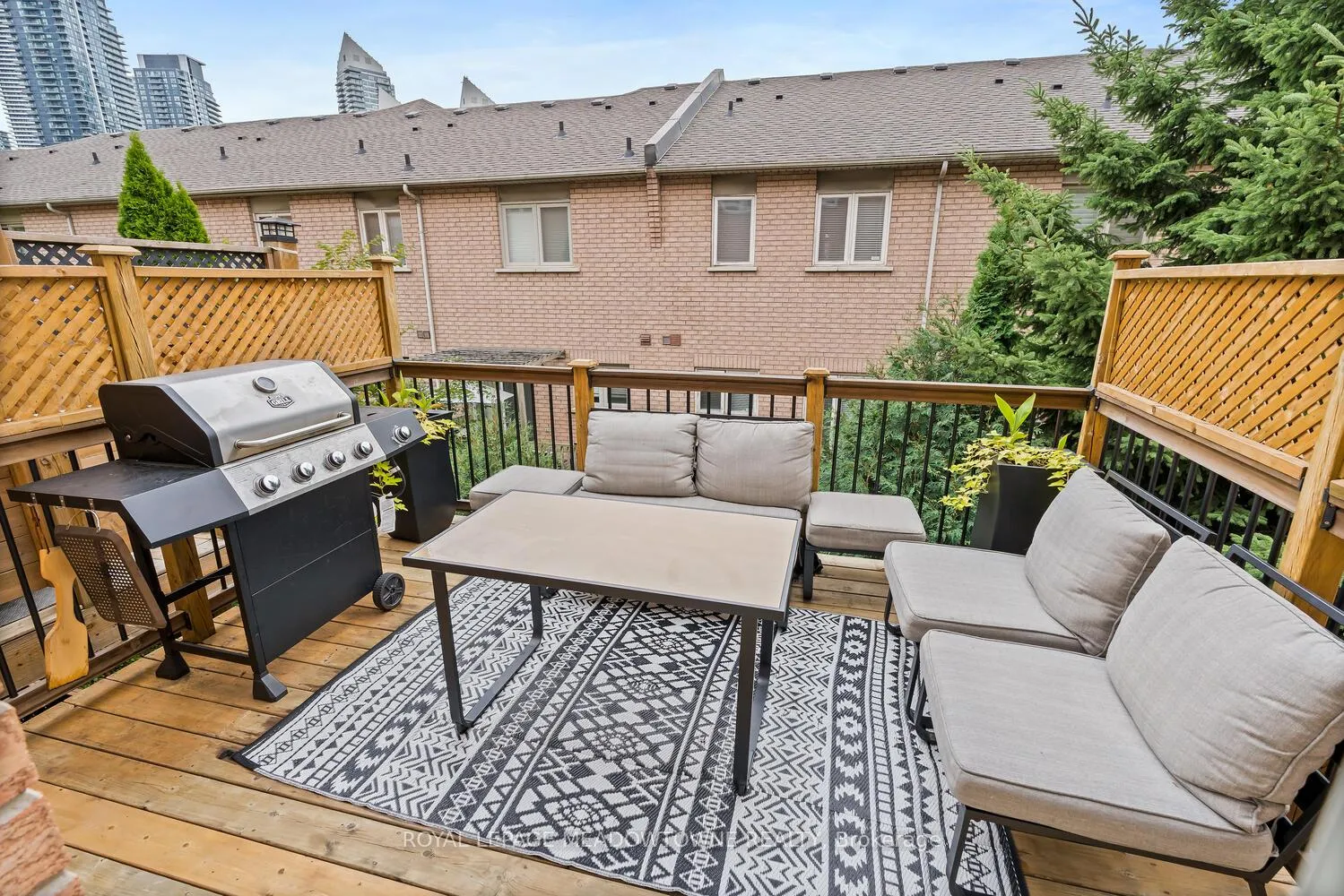 Photo 19 of 139 Harbourview Crescent, Etobicoke, Mimico — HOMEH