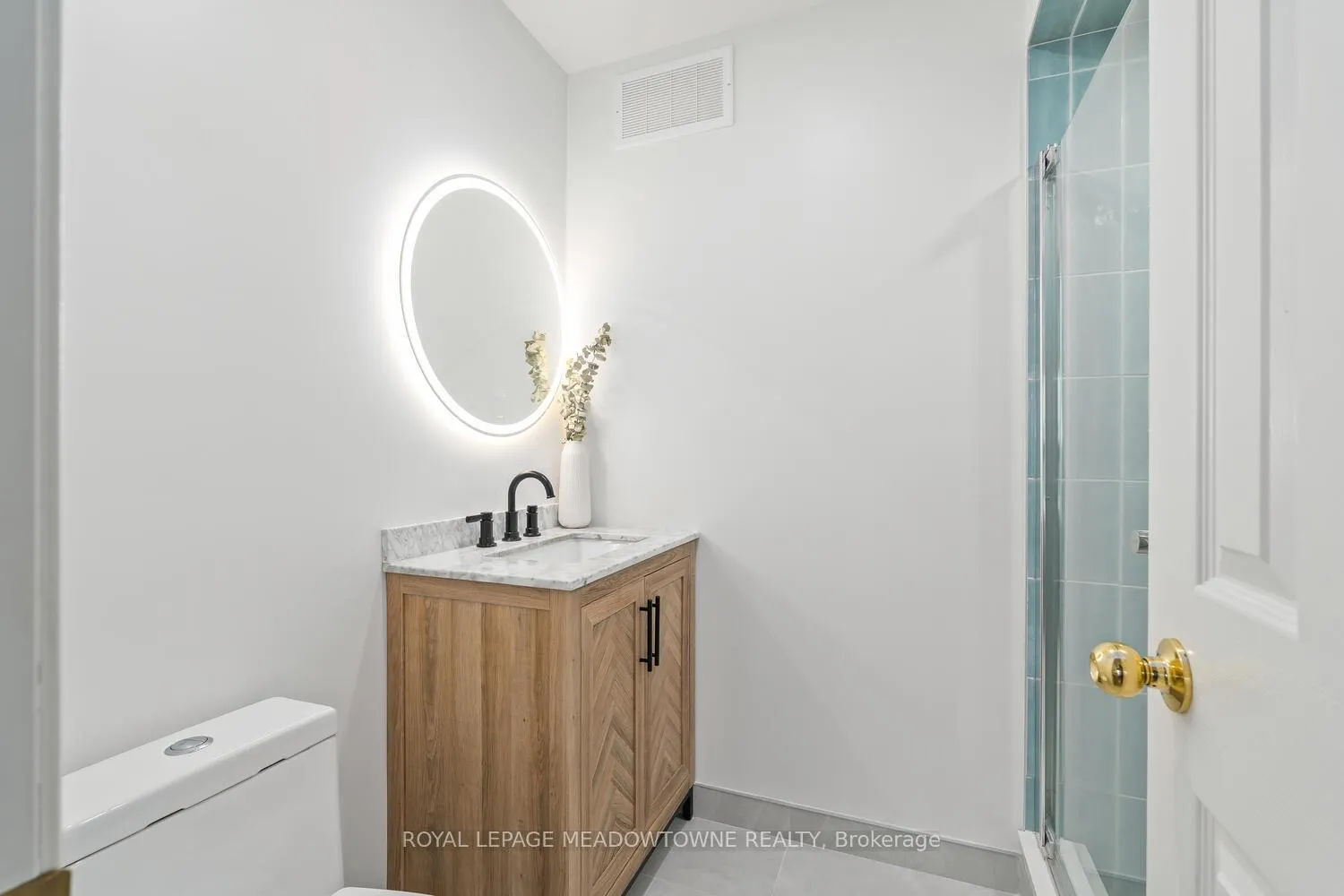 Photo 25 of 139 Harbourview Crescent, Etobicoke, Mimico — HOMEH