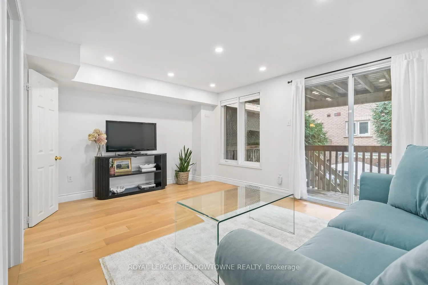 Photo 30 of 139 Harbourview Crescent, Etobicoke, Mimico — HOMEH