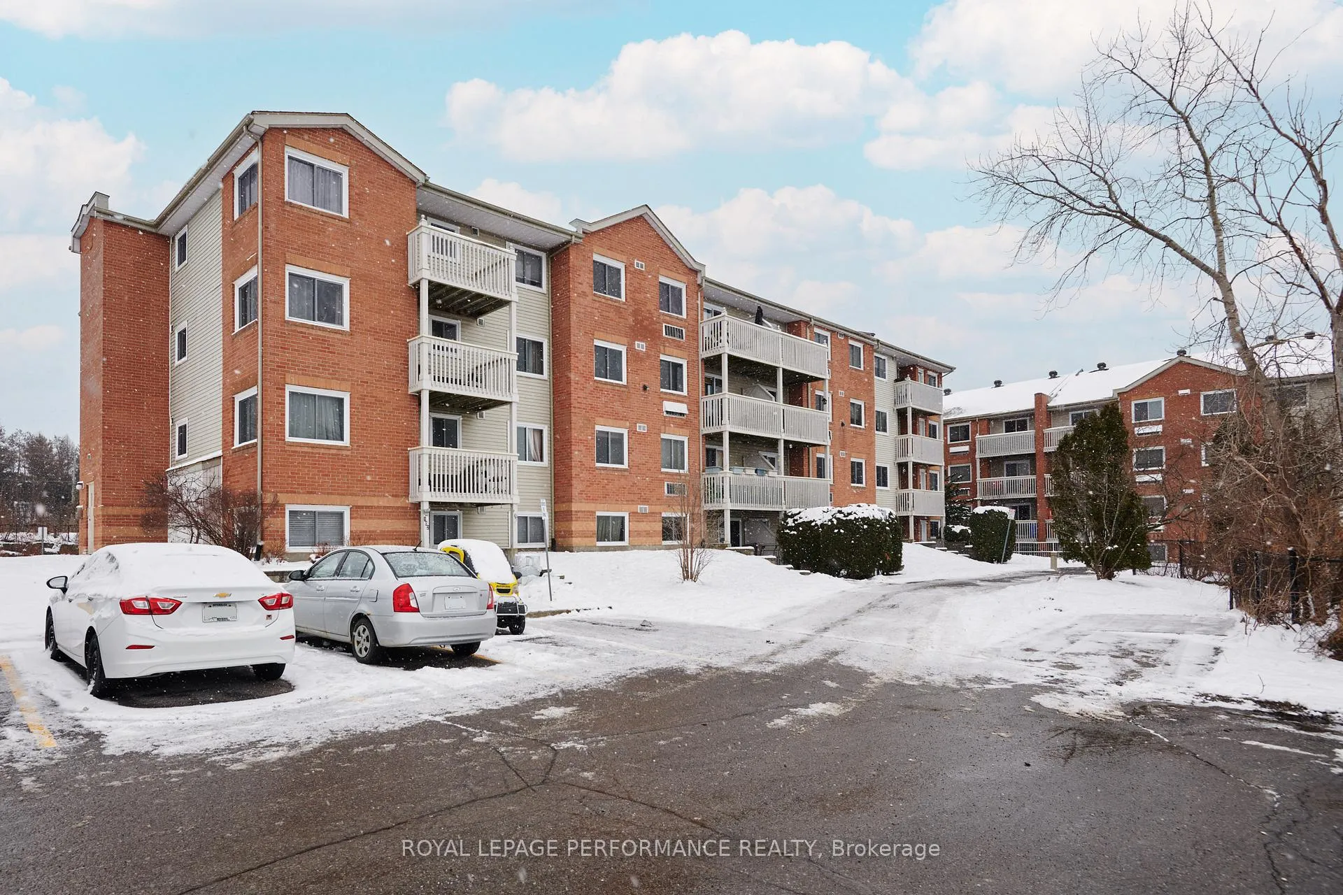 Photo 1 of Unit 403, 345 Centrum Boulevard W, Ottawa, Bilberry Creek/Queenswood Heights — HOMEH