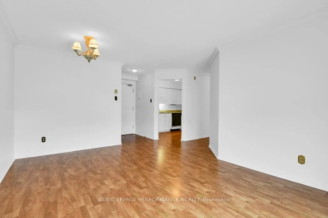 Photo 10 of Unit 403, 345 Centrum Boulevard W, Ottawa, Bilberry Creek/Queenswood Heights — HOMEH