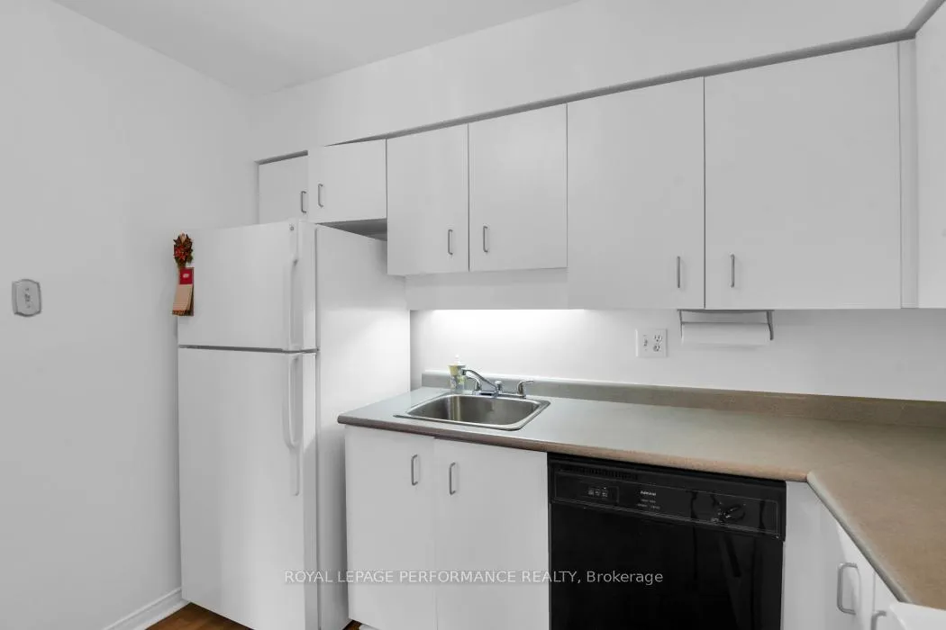 Photo 15 of Unit 403, 345 Centrum Boulevard W, Ottawa, Bilberry Creek/Queenswood Heights — HOMEH