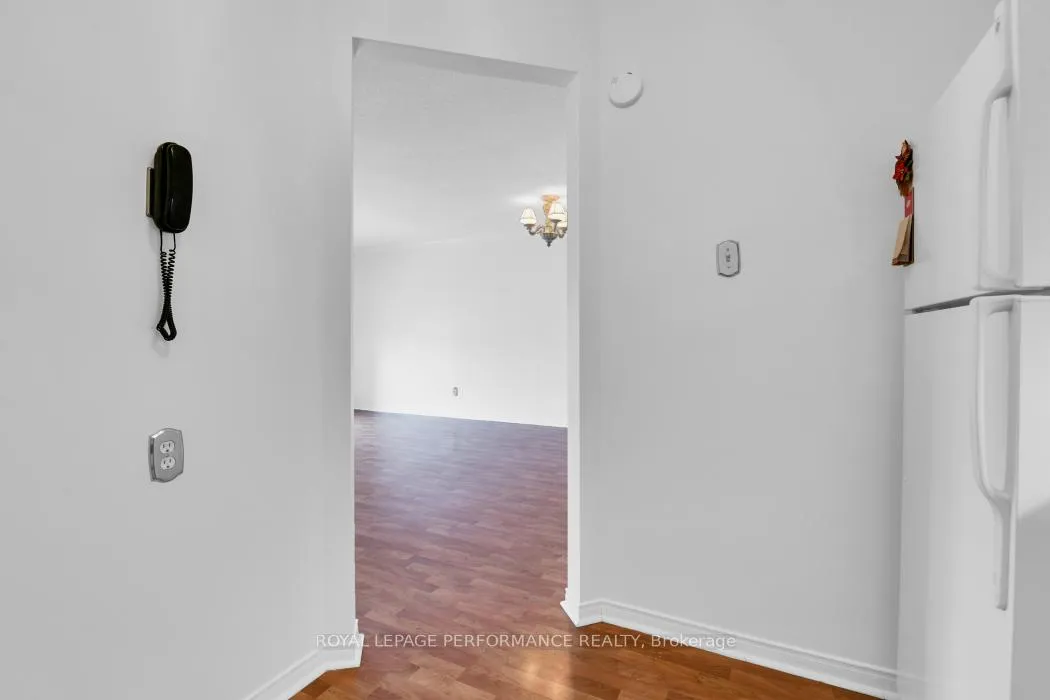 Photo 17 of Unit 403, 345 Centrum Boulevard W, Ottawa, Bilberry Creek/Queenswood Heights — HOMEH